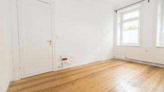 Unmöbliertes 14qm Zimmer in 3-er WG ab 01.12. in Eimsbüttel