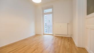 Unmöbliertes 14 qm großes WG-Zimmer zum 01.08. in netter 4er WG, Zentral in Hamburg Wandsbek