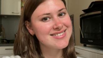 Julia (26)
