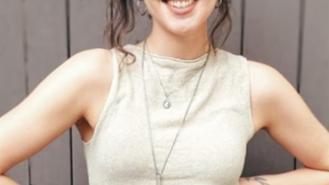 Leonie (32)