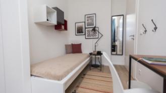 Möbliertes 9 qm großes WG-Zimmer zum 01.07.  mit eigenem Balkon in 5 zur TUHH