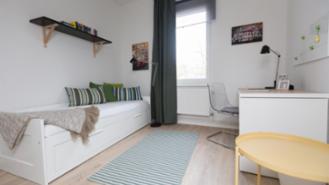 Möbliertes 10 qm großes WG-Zimmer ab 01.08 in ruhiger Straße  - 20 min. bis in die Innenstadt