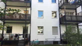 Außenansicht (Rückseite des Hauses, Balkon)