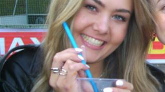 Nina (24)