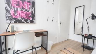 Möbliertes 9 qm großes WG-Zimmer mit eigenem Balkon zum 01.05. in Hamburg Heimfeld, 5 Minuten von der TUHH entfernt