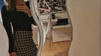 Isabella (25)